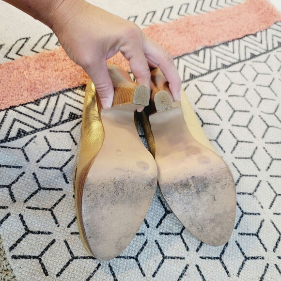 Steve Madden Gold Leather Platforms Loafer Heels, sz 9 - Picture 9 of 13